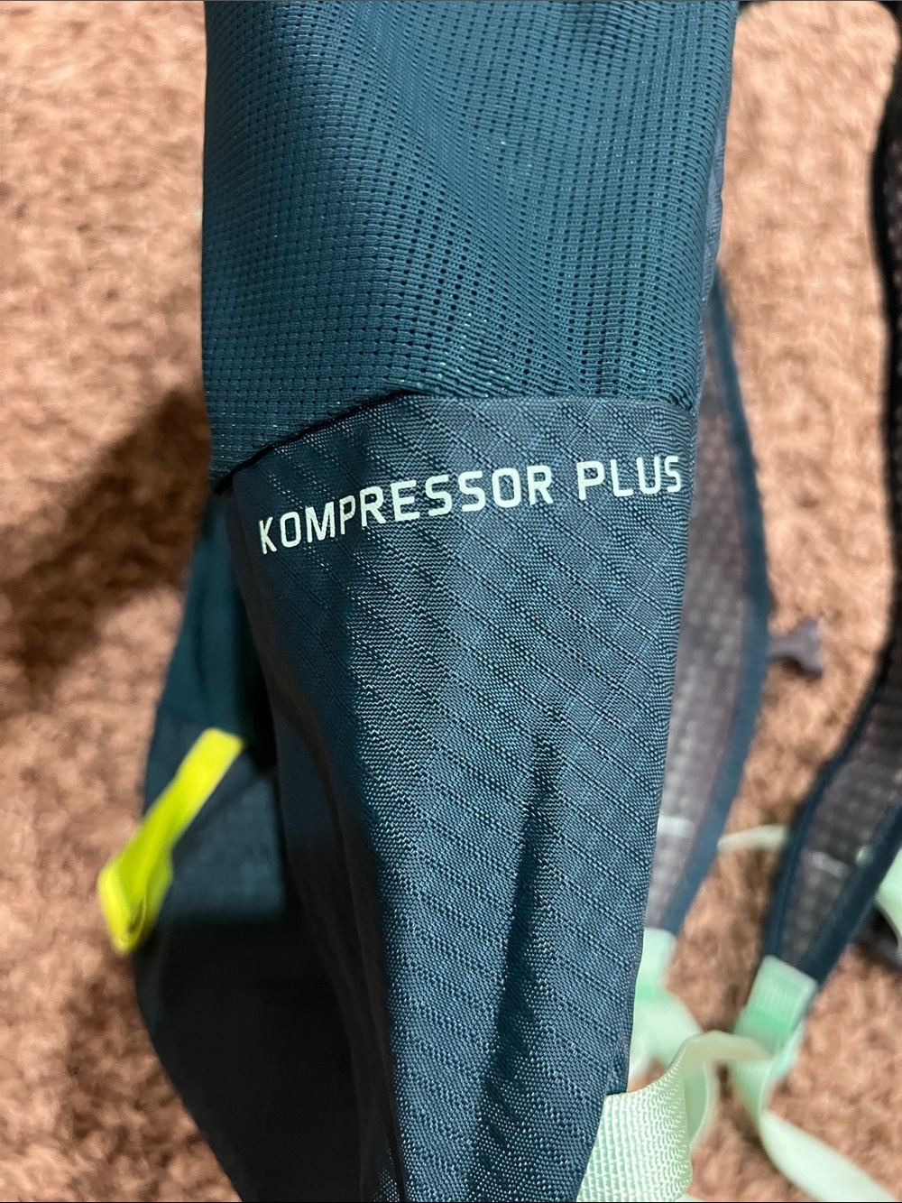 Marmot Kompressor Plus backpack - Picture 3 of 4